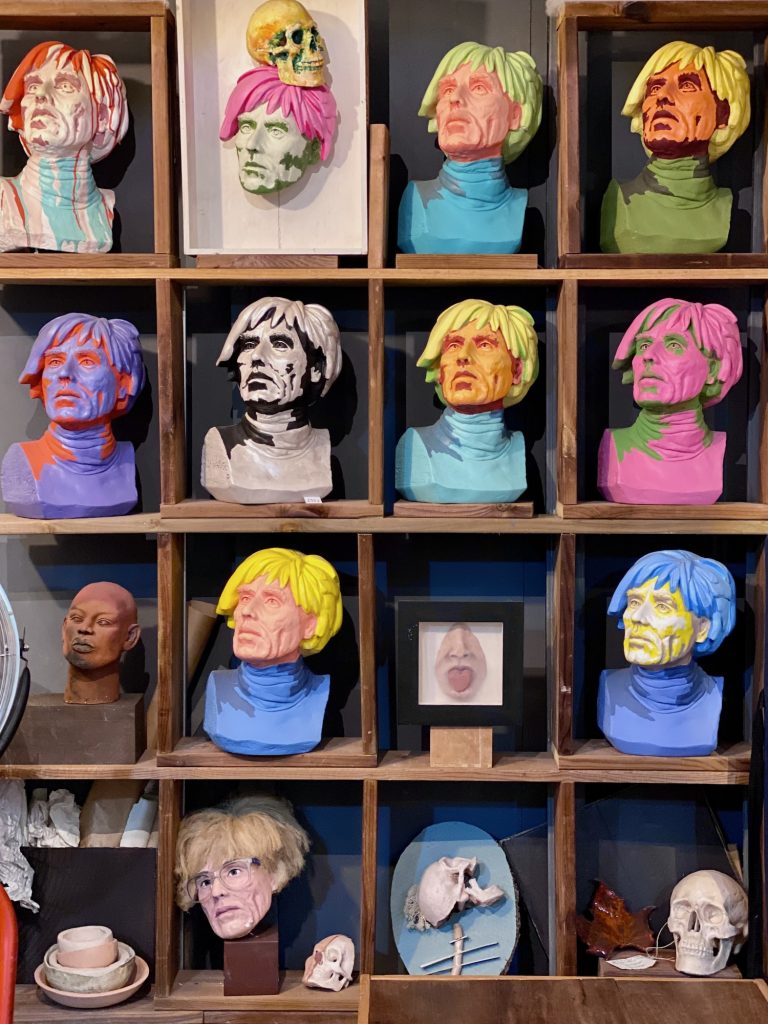 atelier 10 Bustes d'hommes colorés en céramique faits à la main