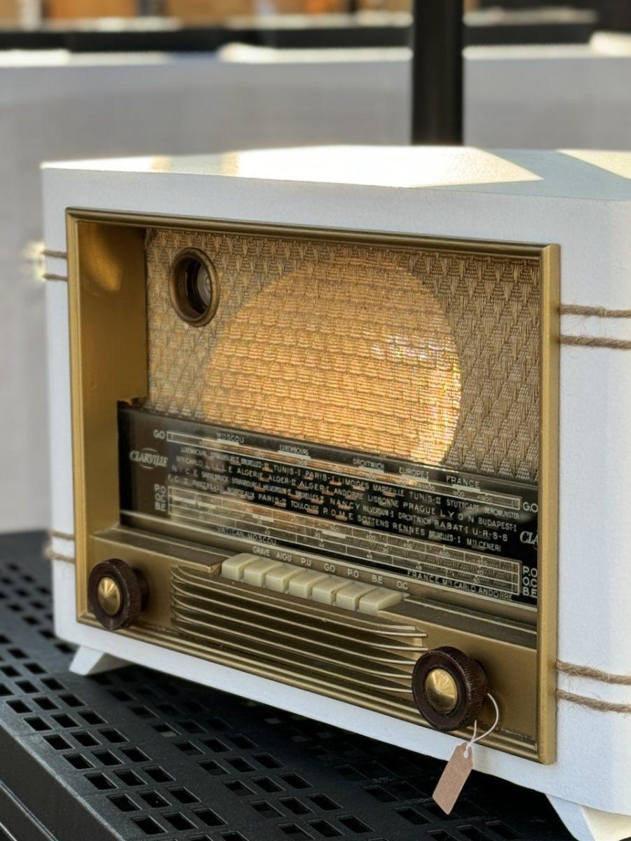 Un Meuble et C...etera, radios vintages, gravures et découpes laser